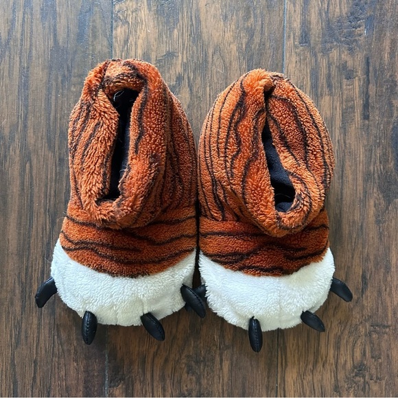 Old Navy, Kids Tiger Slippers - Picture 2 of 6